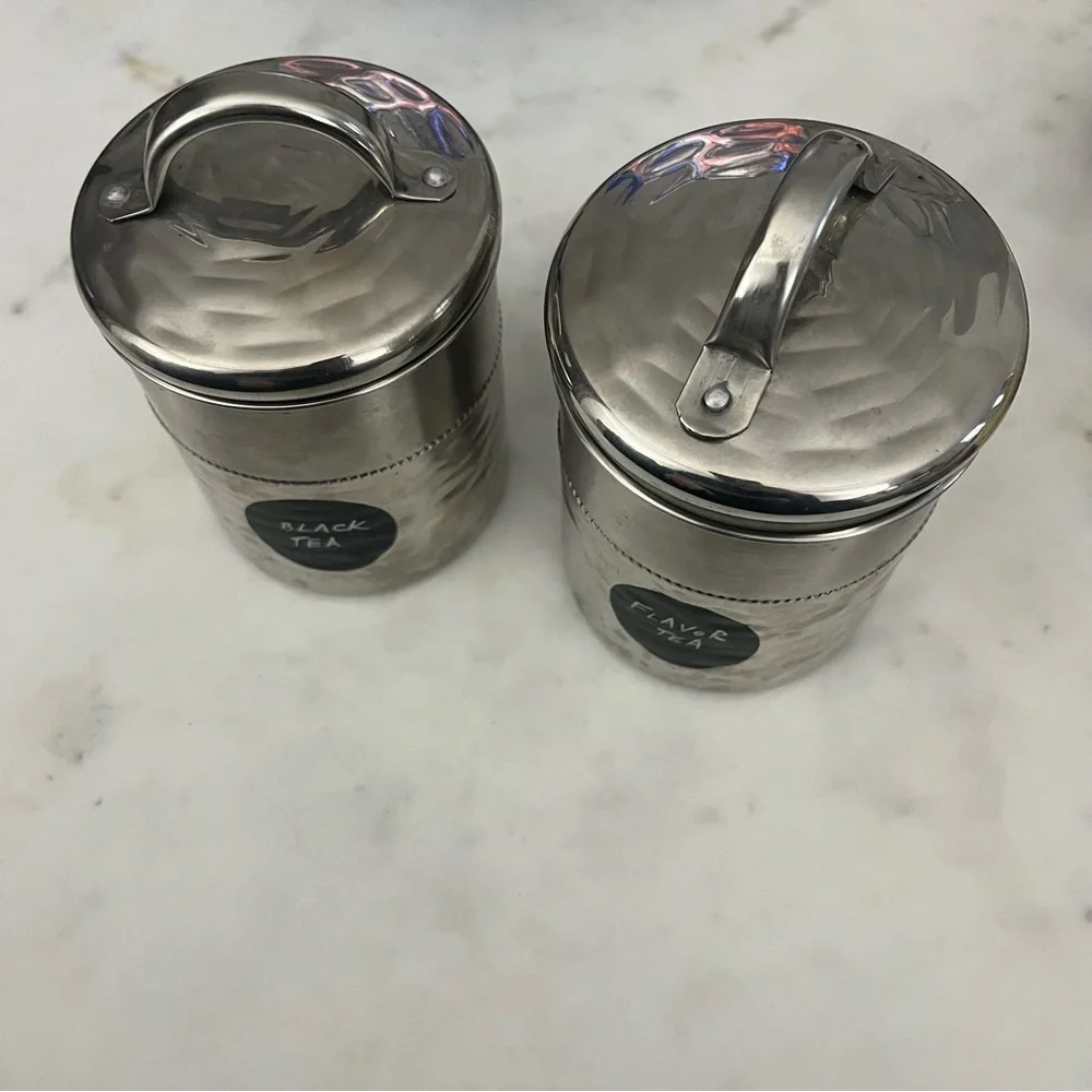 💕 Bundle of 2 metal 4” tall storage bins with lids